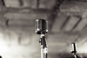 How to Choose the Right Voice Artist for Your Brand￼
